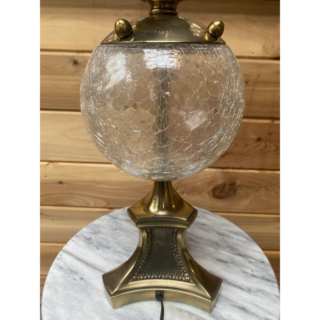 1950s Hollywood Regency Crackle Glass Globe Brass Table Lamp For Sale - Image 6 of 9