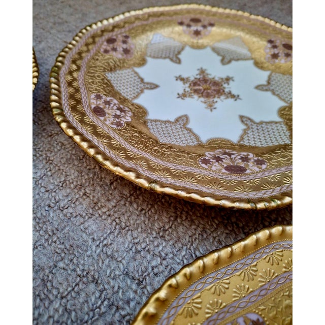 Coalport Six-Piece Set of Gold Dinner Plates For Sale In San Francisco - Image 6 of 12