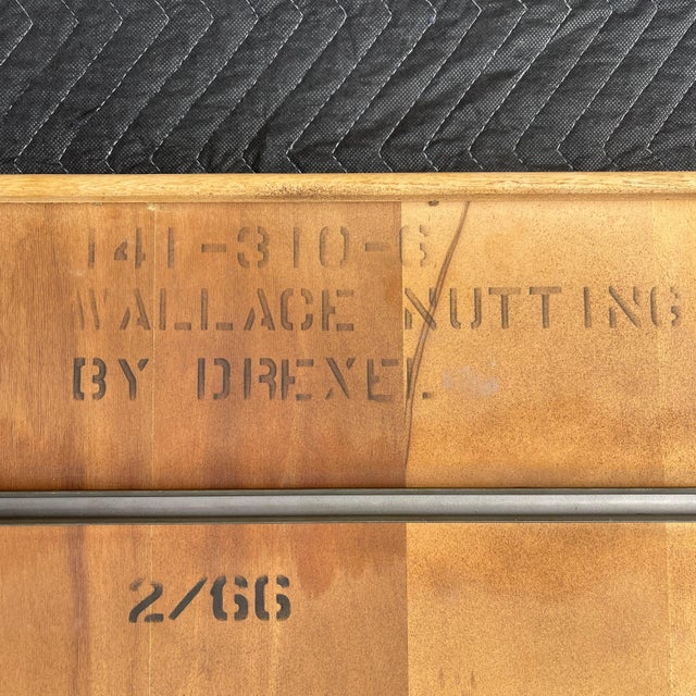 1960s Drexel Wallace Nutting Collection Federal or Hepplewhite Paint Decorated Mahogany Drop Leaf Pembroke Style Side or End Table For Sale - Image 11 of 12