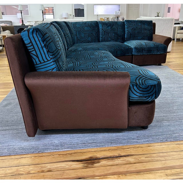 Textile 1980s Large Serpentine Sectional Styled After Vladimir Kagan. Newly Upholstered. For Sale - Image 7 of 9