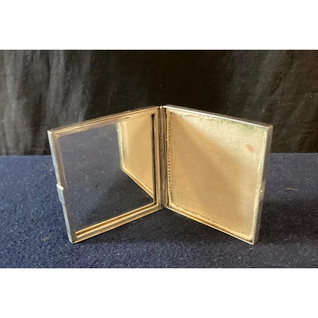 Red 1920s Continental Silver Ladies Make Up Compact For Sale - Image 8 of 11