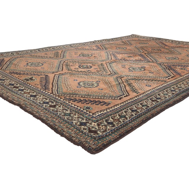 75926 Vintage Persian Shiraz Rug, 06'05 X 10'05. Cozy nomad meets beguiling charm in this hand-knotted wool vintage...