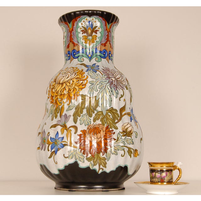 1940s Art Deco Hand-Painted Delft Tal Gourd Vase Floor Vase from Gouda Pottery, 1940s For Sale - Image 5 of 15