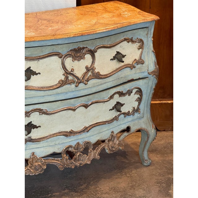 19th Century Venetian Painted Commode With Carved Detail For Sale - Image 4 of 12