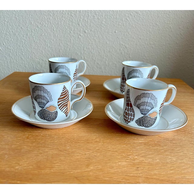 Complete set - 4 cups and 4 saucers. A lovely Fitz & Floyd FF china demitasse / espresso cup and saucer set in the...