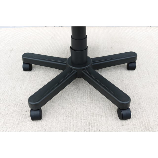 Knoll Bulldog Executive Ergonomic Office Desk Chair in Black Leather, Adjustable For Sale - Image 15 of 18
