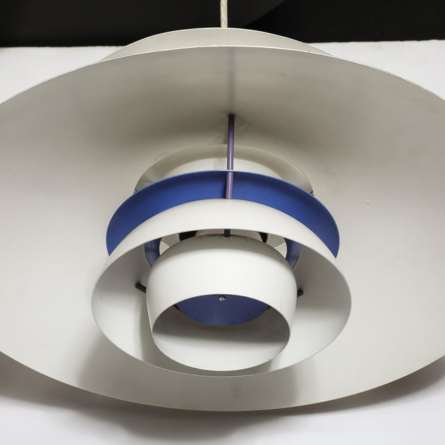 White Mid-Century Ph5 Pendant White & Blue Enamel Chandelier by Poul Henningsen For Sale - Image 8 of 12