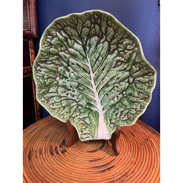 This piece is in excellent vintage condition. Can be used decoratively or functionally as a salad or serving bowl.