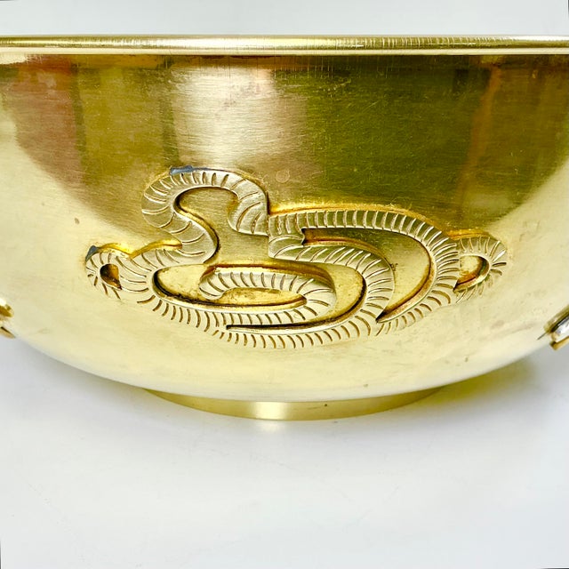 Metal 1980s Vintage Chinoiserie Boho Chic Hollywood Regency Large Brass Decorative Bowl For Sale - Image 7 of 14