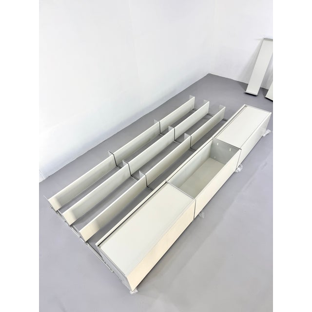 Minimalist Model 606 Wall Unit by Dieter Rams for Vitsœ For Sale - Image 5 of 11
