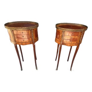 1930s Pair of Louis XVI Style Inlaid Mounted Oval Nightstands For Sale