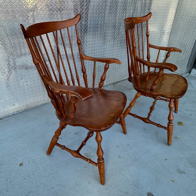 Vintage Nichols & Stone Wooden Windsor Captain's Dining Arm Chair with Fan Back is made of solid maple wood in honey gold...