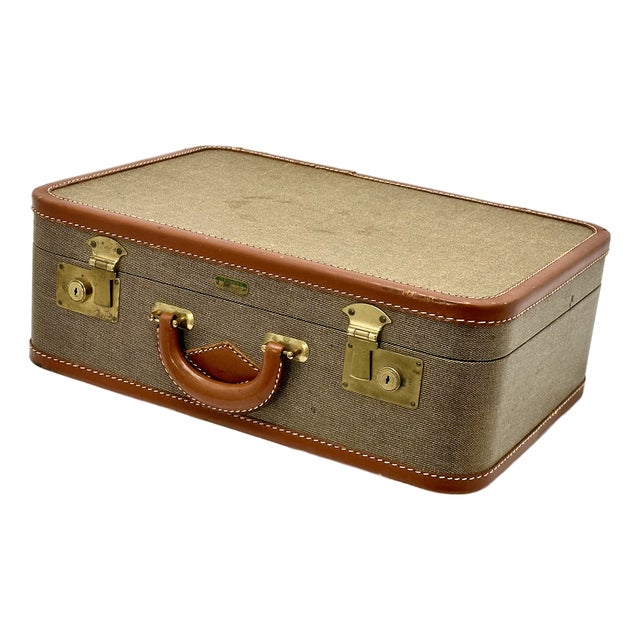 Vintage 1940s Lincoln "Zephyrweight" New York Tweed & Leather Overnight Suitcase in Nice Condition For Sale