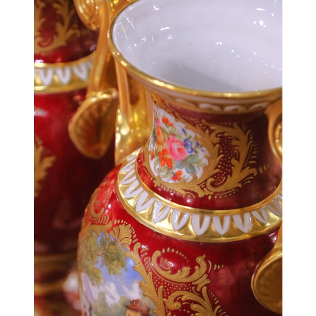 Pair of 19th Century French Neoclassical Hand Painted “Porcelaine De Paris” Urns For Sale - Image 11 of 14