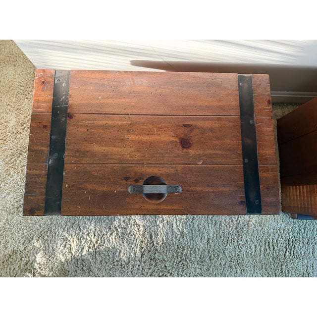 Vintage Young Hinkle Captain's Nautical Blanket/Toy Chest For Sale - Image 4 of 8