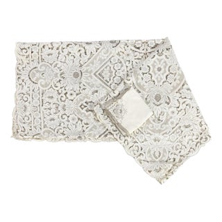Tablecloth with 12 Napkins, Set of 13 For Sale