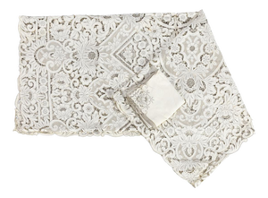 Tablecloth with 12 Napkins, Set of 13