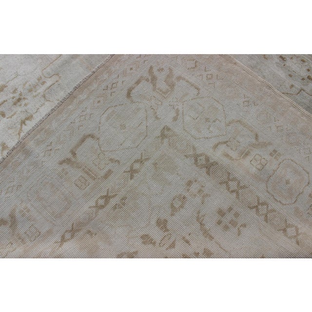 Cream Vintage Turkish Oushak Rug With Large Central Medallion in Neutral Tones For Sale - Image 8 of 8
