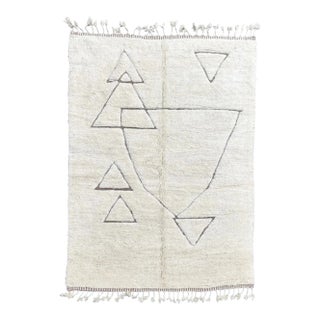 Modern Artistic Classic White Hand-Knotted Wool Rug For Sale