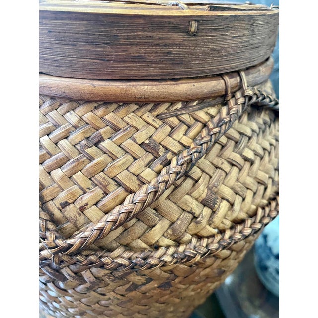 1950s Pair of Mid Century Southeast Asian Woven Split Bamboo Table Lamp For Sale In Chicago - Image 6 of 10