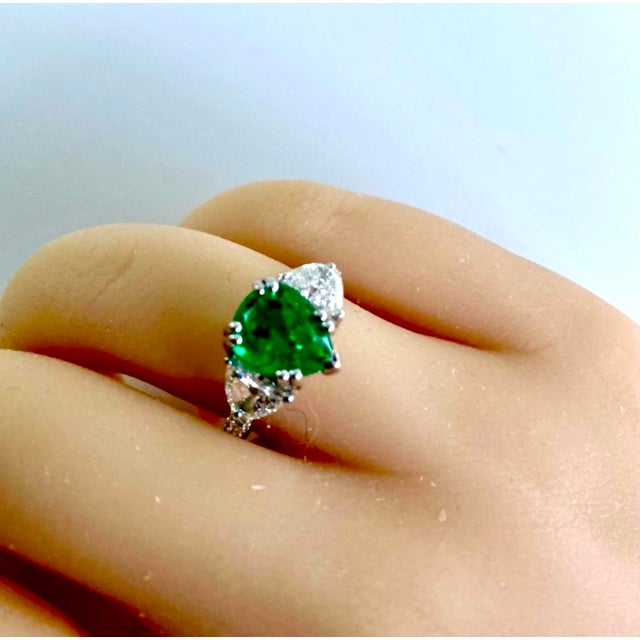 Green Gia Certified Colombian Pear Emerald Diamond 3.35 Carat 18 Karat Gold Ring, Size 6.25 For Sale - Image 8 of 8