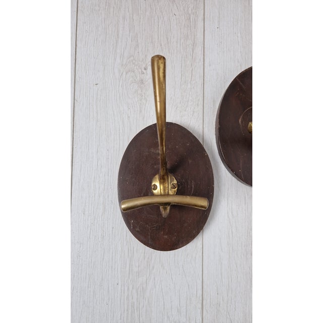 1950s Brass Coat Hangers on an Oval Wooden Base by Luigi Caccia Dominioni for Azucena, 1950s, Set of 4 For Sale - Image 5 of 9