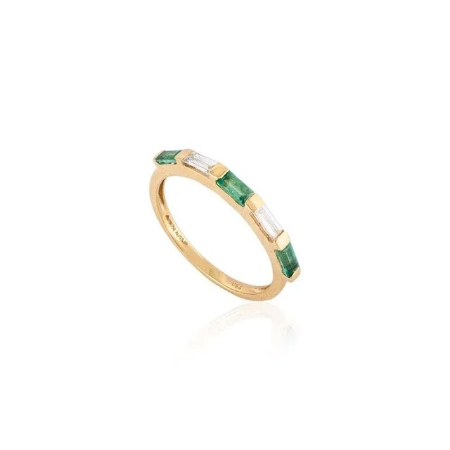 Alternate Baguette Emerald Diamond Stackable Band Ring Size 7 For Sale - Image 4 of 9