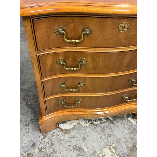 Late 20th Century Lexington Furniture Traditional Four-Drawer Chest For Sale - Image 5 of 12