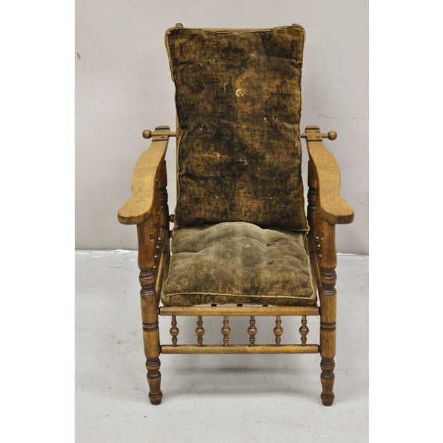 Children's 19th Century Antique Arts & Crafts Mission Turn Carved Walnut Small Child's Morris Chair For Sale - Image 3 of 12