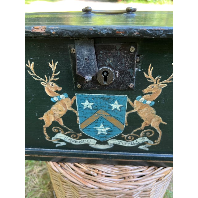 English Early 19th Century Antique Wooden Painted Black Box With Deer Crest For Sale - Image 3 of 9