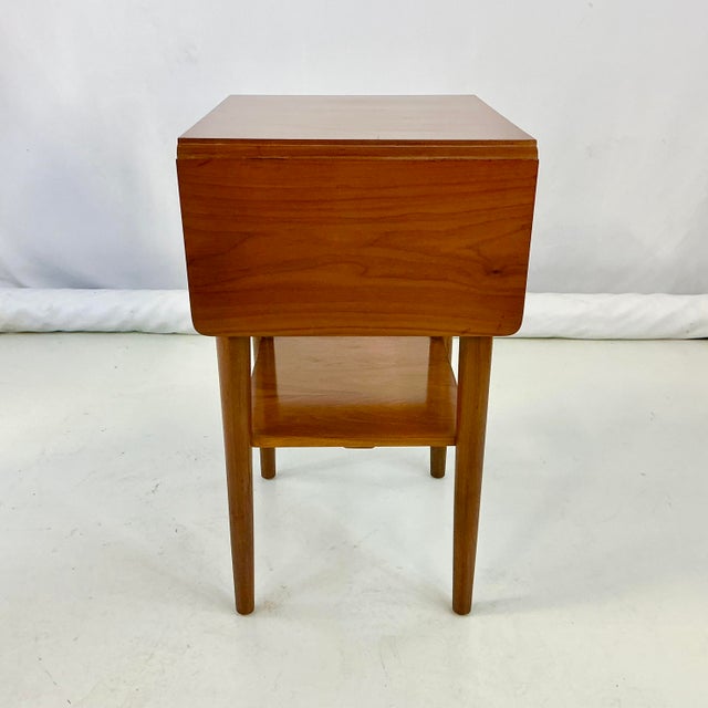 Chestnut 1970s Vintage Americana Federal Traditional Teak Drop Leaf Side Table For Sale - Image 8 of 17