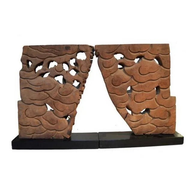 Mid 18th Century Antique Hand-Carved Wood Temple Corbels From 18th Century, China - a Pair For Sale - Image 5 of 11