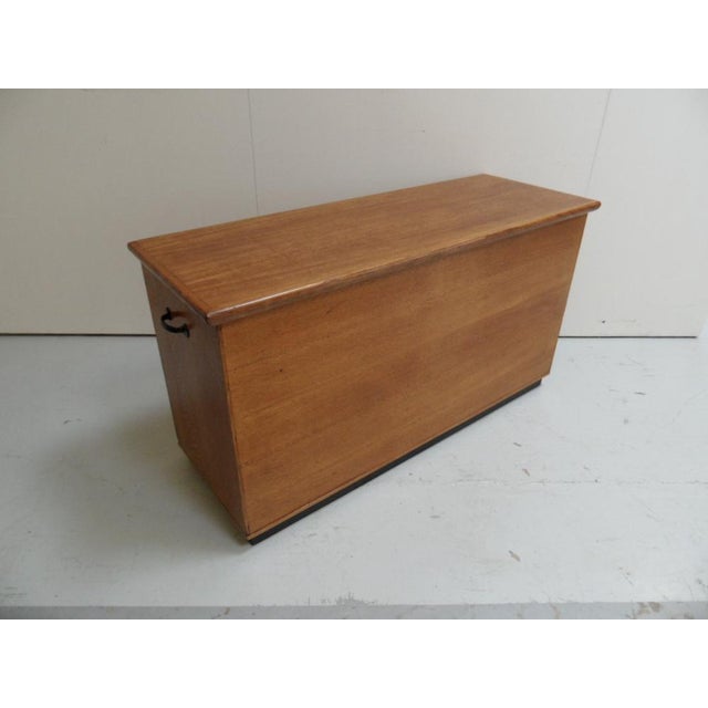 MAde in 1951. Signed at the inside with very nice metal plaque.