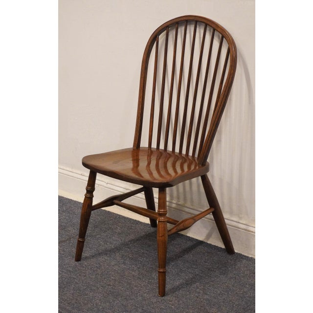 American Tom Seely Solid Oak Early American Bowback Windsor Style Dining Side Chair - Cherry Finish For Sale - Image 3 of 6