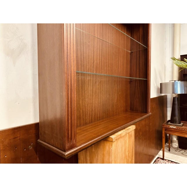 English Chesterfield Mahogany Bar with Bar Stools, Set of 5 For Sale - Image 18 of 18