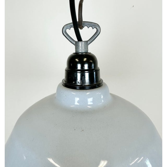 Mid-Century Modern French Industrial Grey Enamel Factory Pendant Lamp, 1960s For Sale - Image 3 of 14