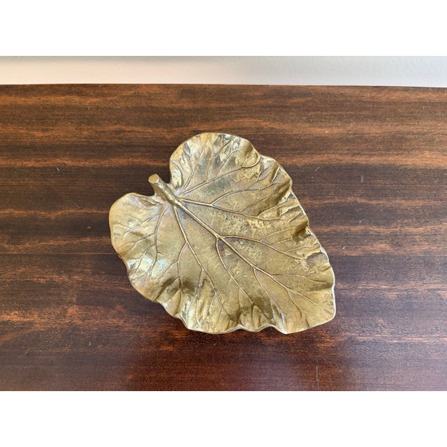French Country Mid-Century Virginia Metalcrafters Cast Brass Rhubarb Leaf Catchall For Sale - Image 3 of 11