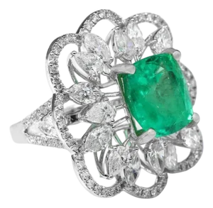 Natural zambian Emerald Certified Ring with Diamond and 18k Gold