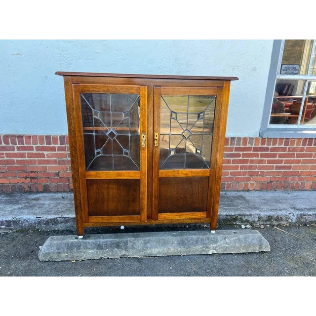 Early 20th Century Antique Early 20th Century Arts & Crafts Mission Style Leaded Glass Oak Bookcase For Sale - Image 5 of 11