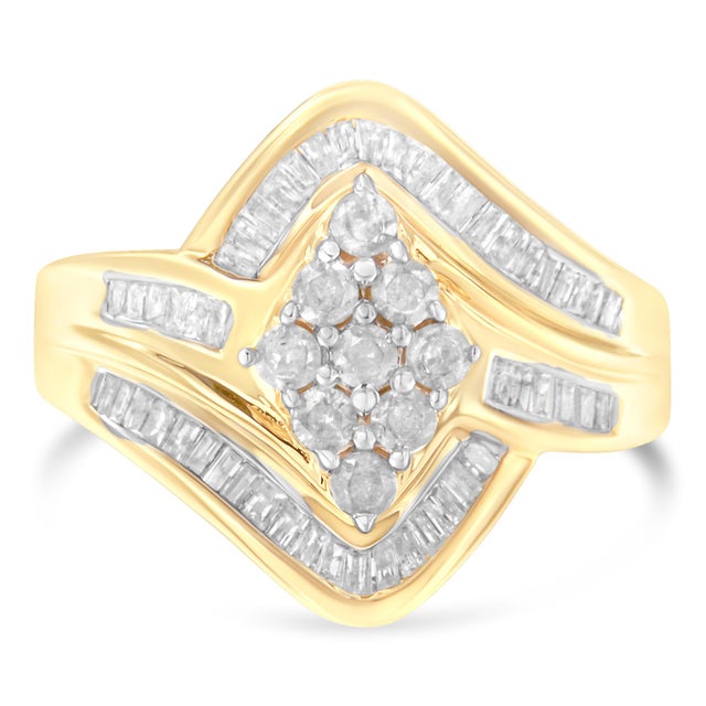 Contemporary 10K Yellow Gold Diamond Bypass Cluster Ring (1 Cttw, I-J Color, I2-I3 Clarity) - Size 8 For Sale - Image 3 of 6
