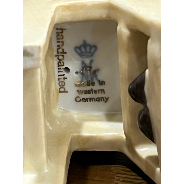 Ak Kaiser Porcelain Figure of “The Librarian” For Sale In Minneapolis - Image 6 of 9