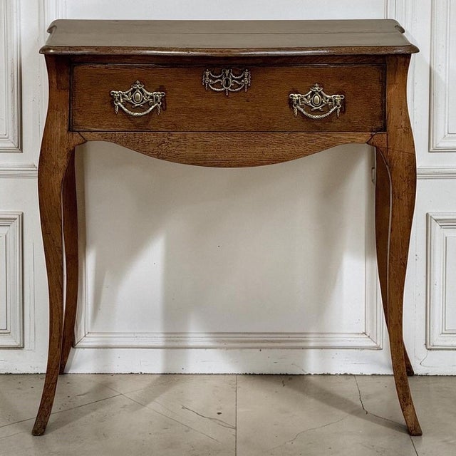 Rustic European 18th Century Dutch Oak End Table With Cabriole Legs For Sale - Image 3 of 18