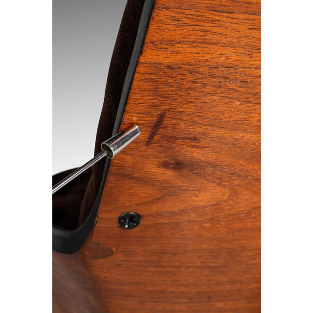 Rare Mid-Century Modern "Mrs." Lounge Chair in Walnut & Original Vinyl Attributed to George Mulhauser for Plycraft, Usa, C. 1960s For Sale - Image 16 of 18