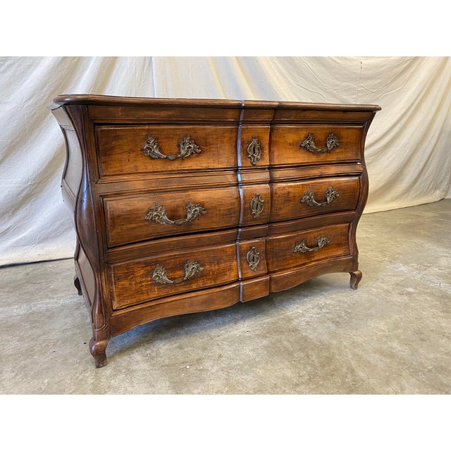 French Provincial walnut commode, all original, made of walnut, early 19th C. This lovely commode has a beautiful warm...