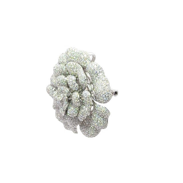 Contemporary 7.80 Carats Diamond Pave 18k White Gold Flower Brooch-Pendant For Sale - Image 3 of 4