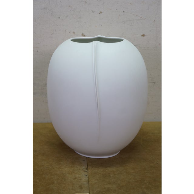 1980s 1980s German Hutschenreuther White Bisque Porcelain Bulbous Vase Urn 10" For Sale - Image 5 of 13