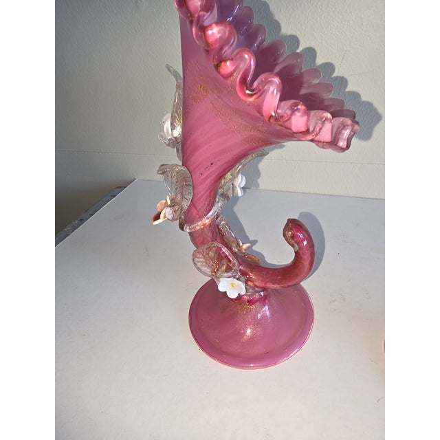 Vintage Pair of Gold Fleck and Pink Glass Cornucopia Vases For Sale - Image 4 of 4