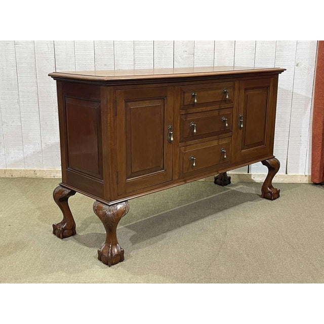 Early 20th Century English Mahogany Sideboard, in Good conditions. Designed 1890 to 1919