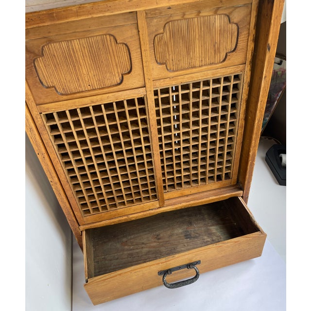 Traditional 1920s Japanese Traditional Tansu Tabletop Storage Cabinet - For Sale - Image 3 of 14