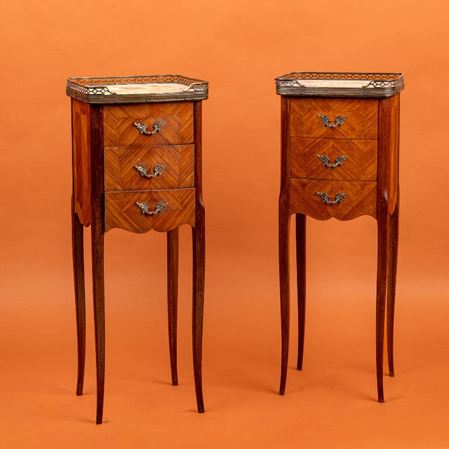 20th Century Louis XV Style Bedside Tables in Walnut, Marble and Bronze, Set of 2 For Sale - Image 6 of 6